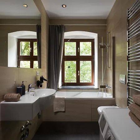 Luxoise Apartman *