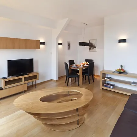Luxoise Apartman *