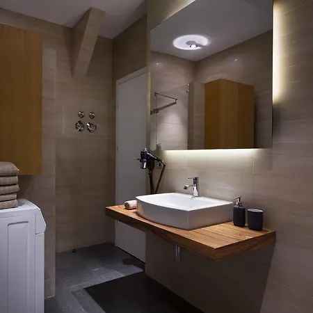 Luxoise Apartament *